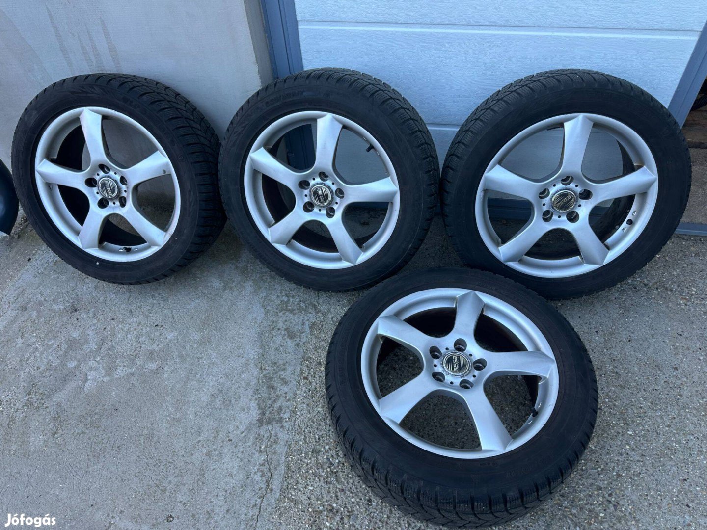 Mega 17-es 5x114.3 -as alufelni szett eladó téli gumival