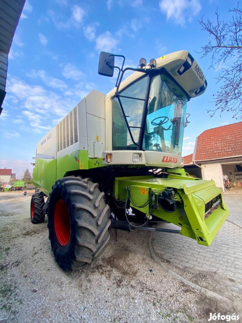 Mega 360 gabona kombajn