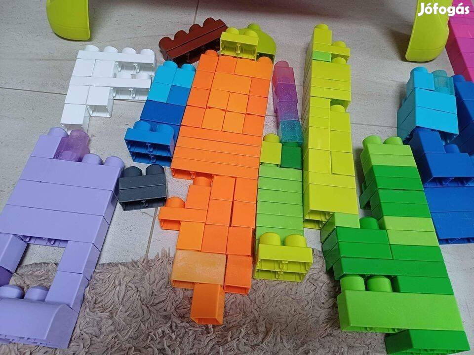 Megablocks Mega Block asztal építő játék 240 db építő elemmel lego épí