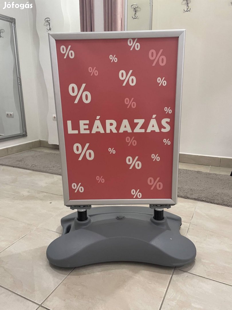 Megállító tábla A1