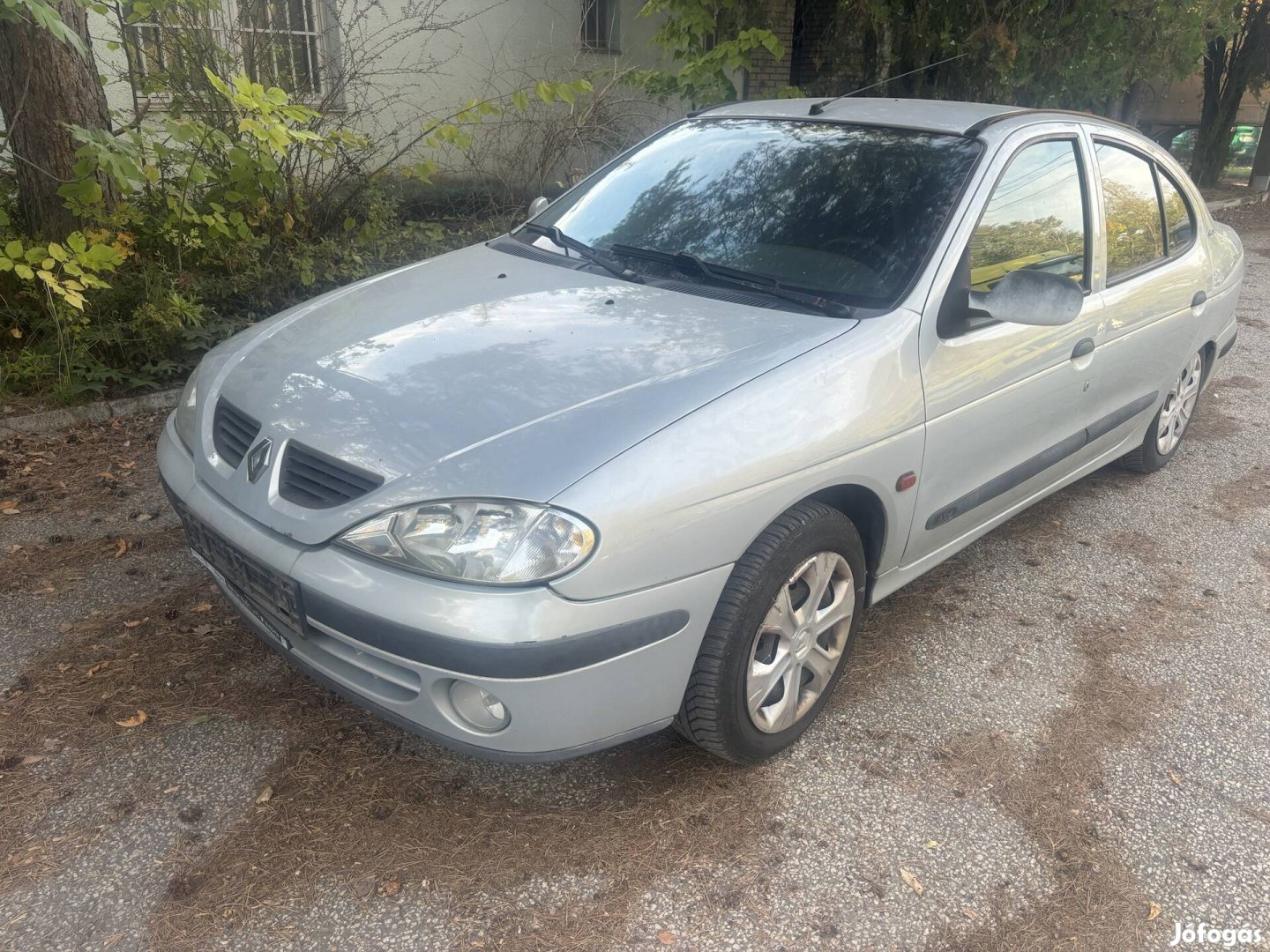 Megane lámpa lökhárító sárvédő motorháztető ajtó tükör 