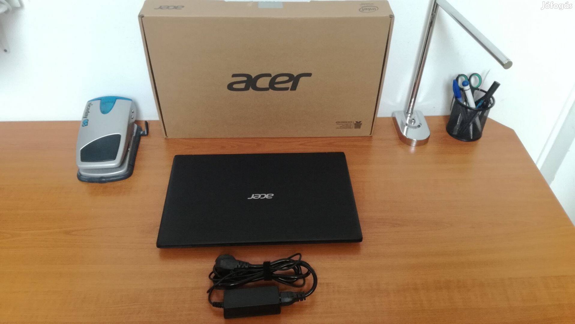 Megkímélt Acer A315 laptop (4 magos Intel, SSD, jó akku, magyar bill.)