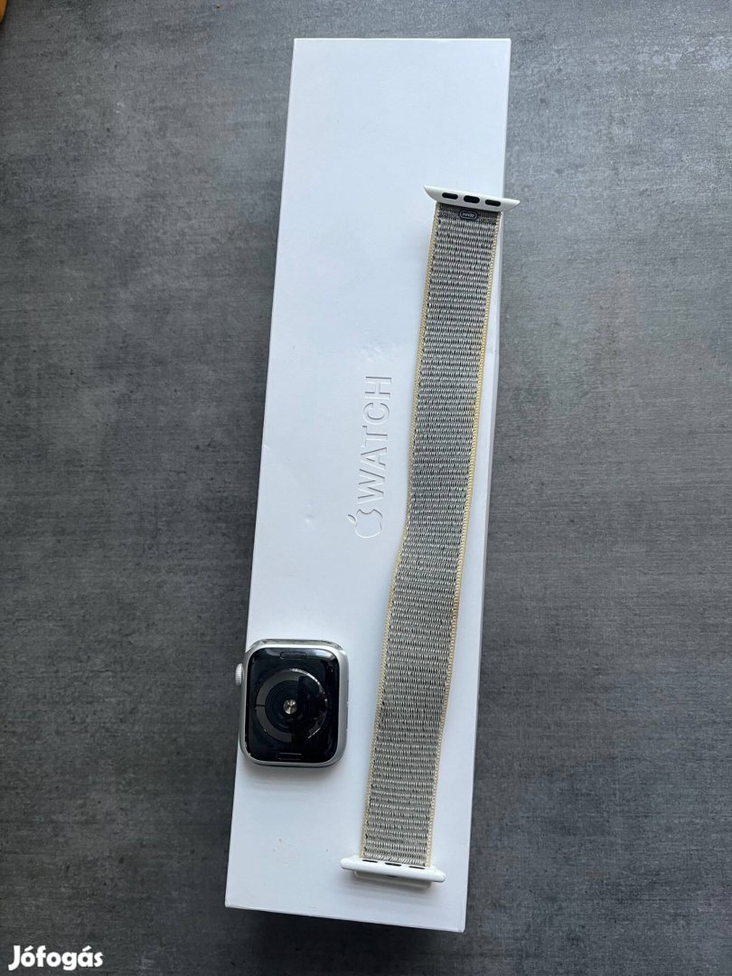 Megkímélt Apple Watch 4 (40 mm) eladó