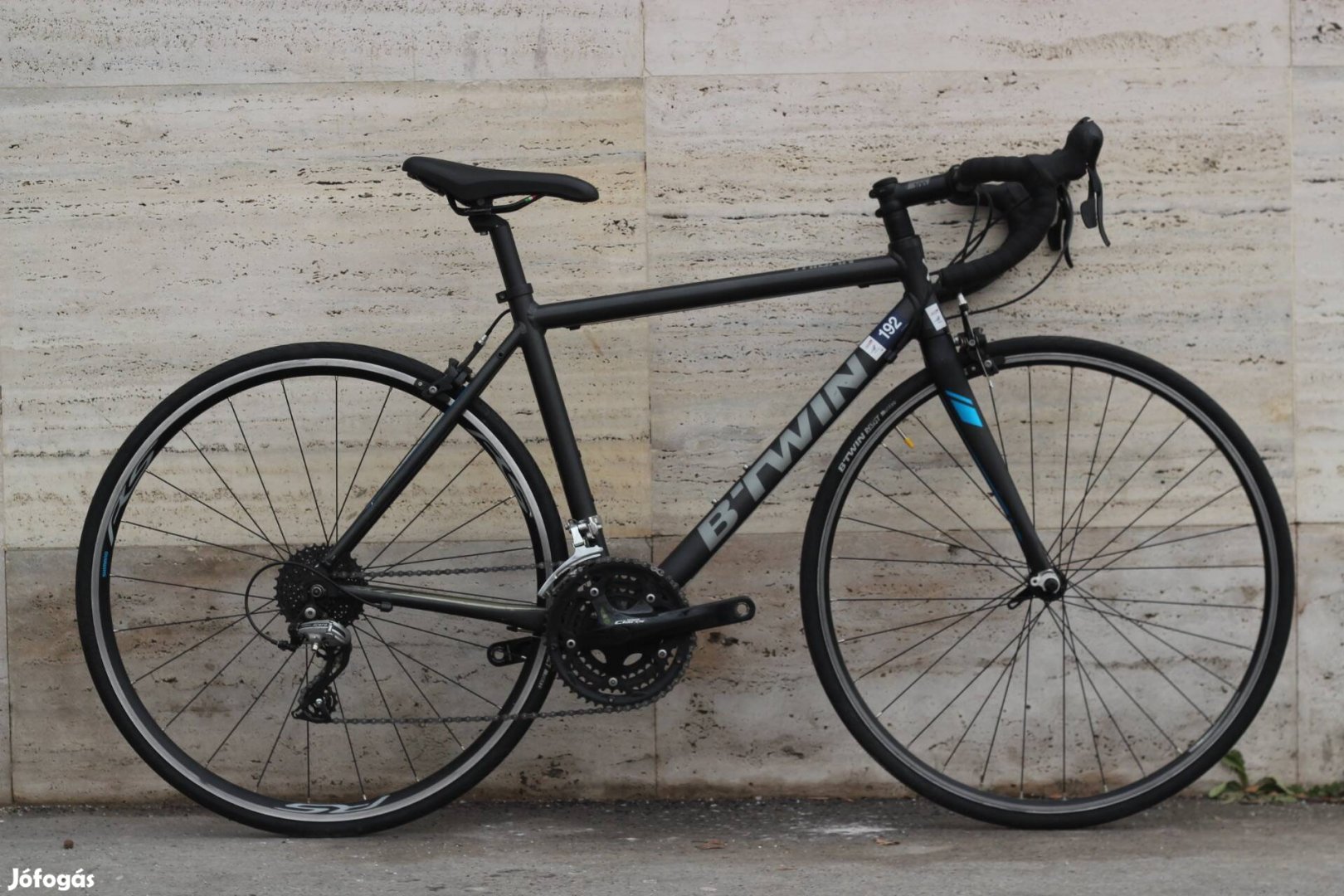 Megkímélt Btwin Triban 900 Országúti Kerékpár 49cm Aluminium