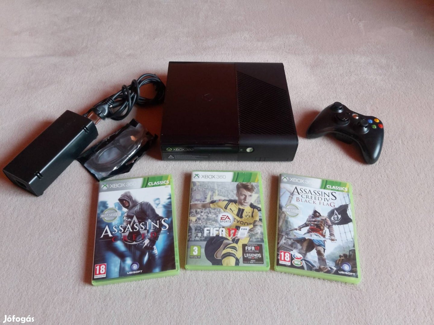 Megkímélt Xbox 360 Xbox360 E Slim Játékokkal Tartozékaival 