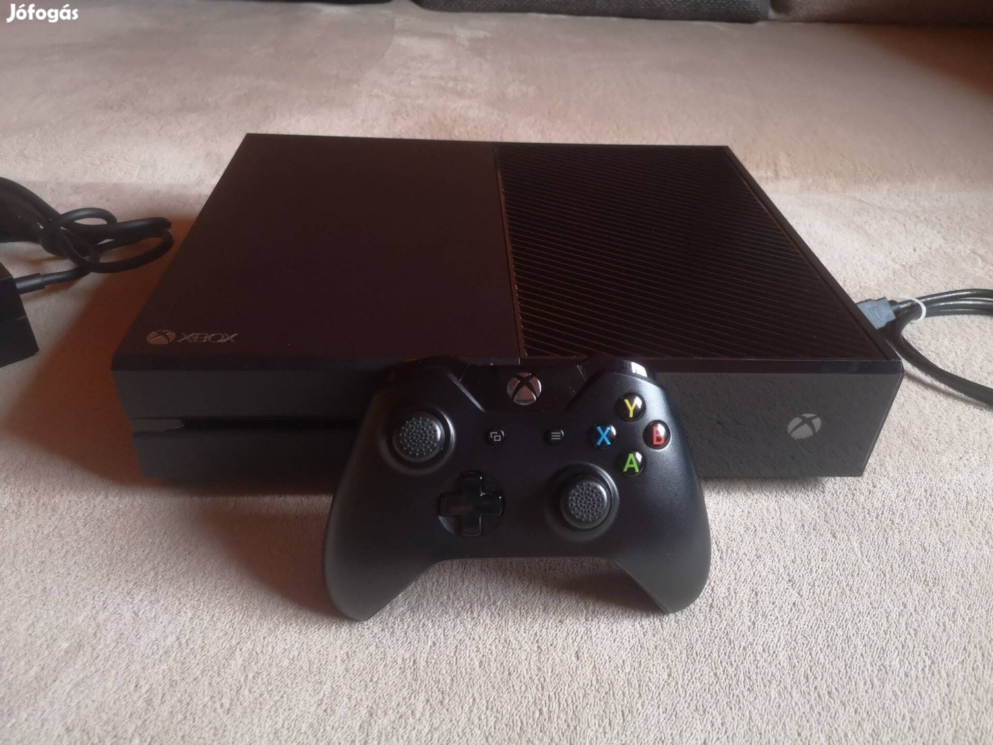 Megkímélt Xbox One 1TB Tartozékaival 