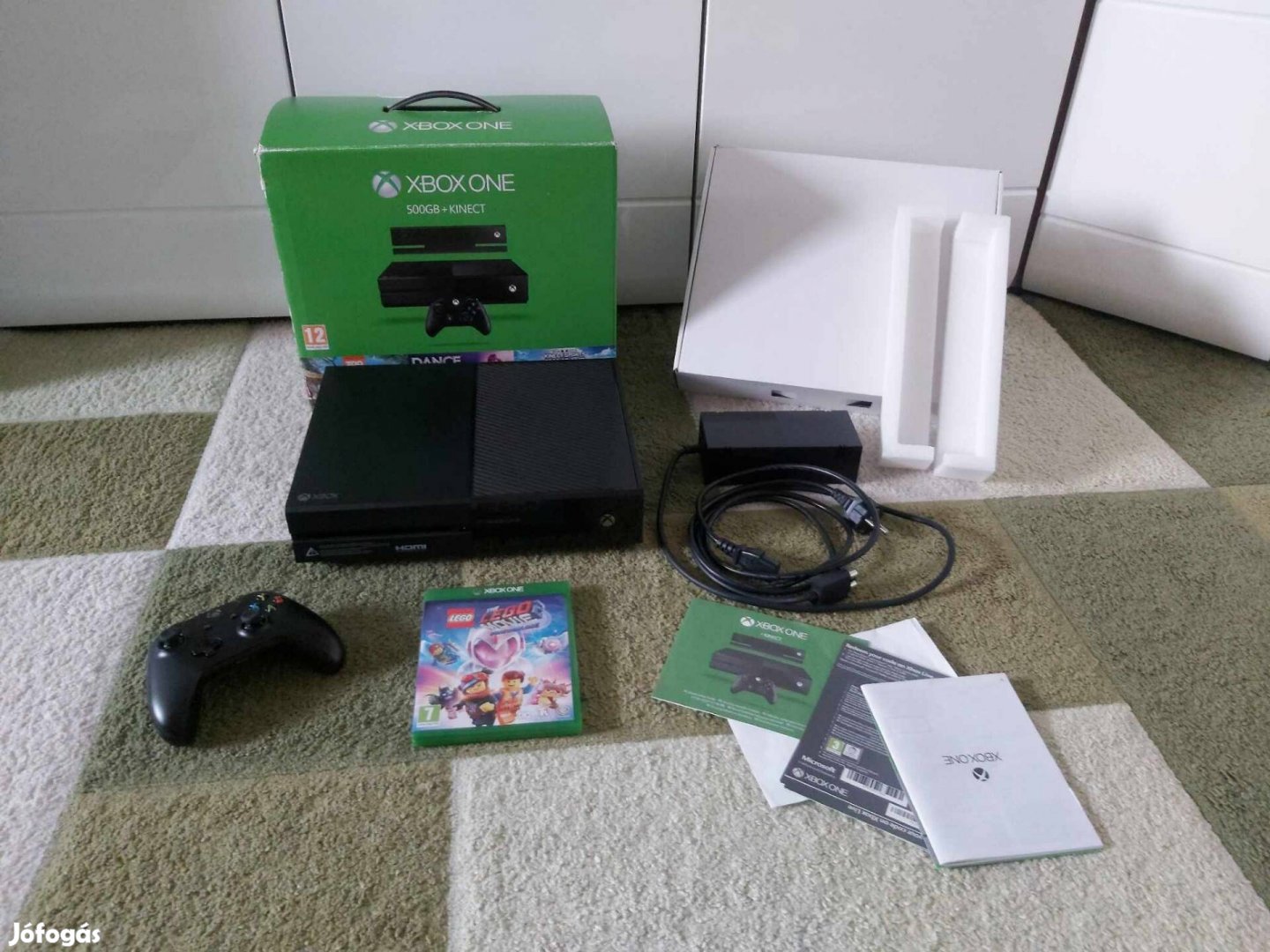 Megkímélt Xbox One 500GB Dobozában Tartozékaival 