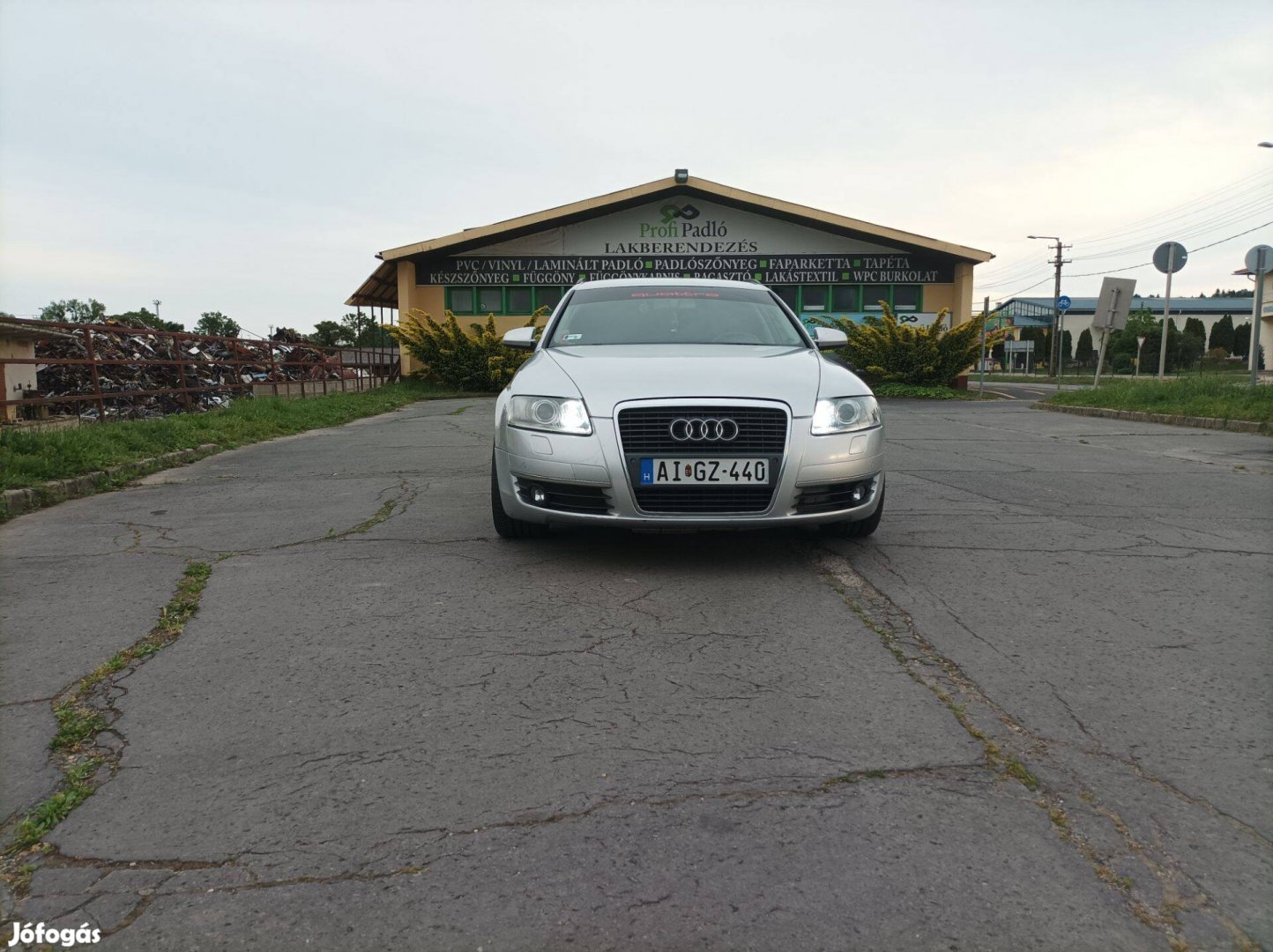 Megkímélt, szép állapotú autó