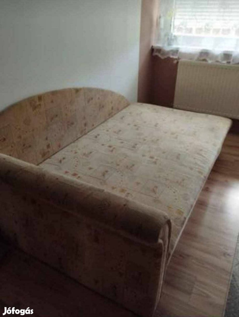 Megkímélt állapotú 110*190es ifjúsági ágy