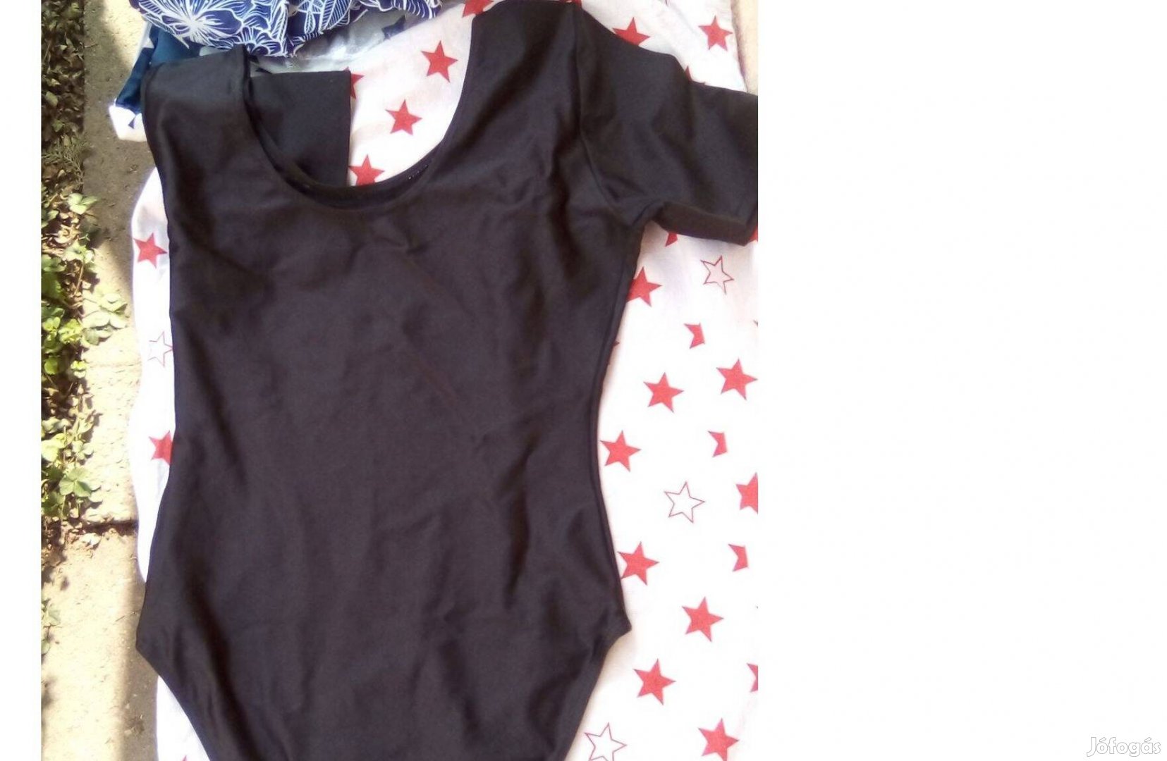 Megkímélt állapotú M-es fényes fekete elasztikus tornaruha