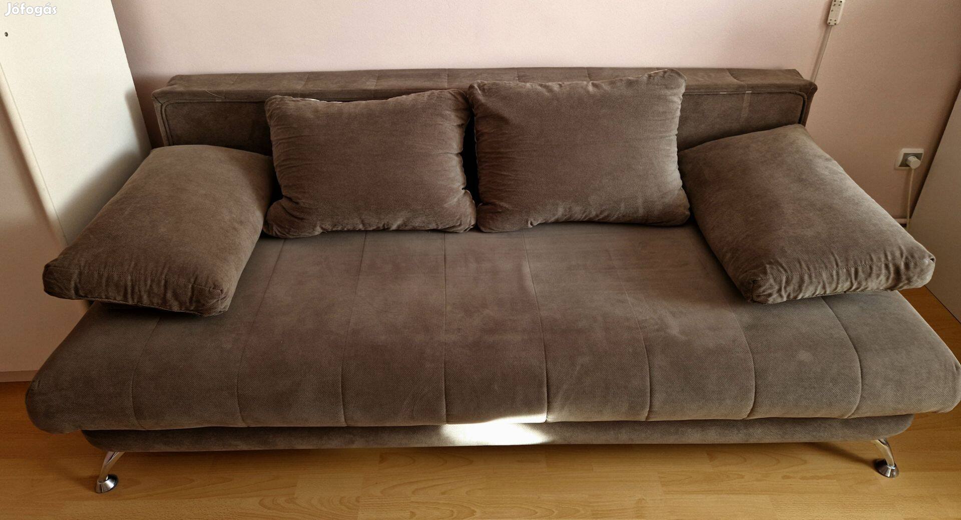 Megkímélt eladó kihúzható kanapéágy - Möbelix Bilbao