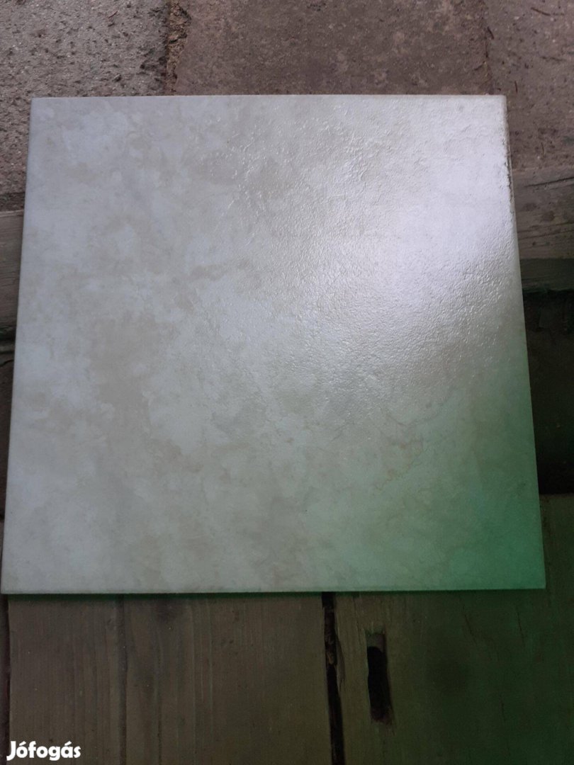 Megmaradt beltéri padlólap 33,4cm 9db hátha pont ilyet keres valaki