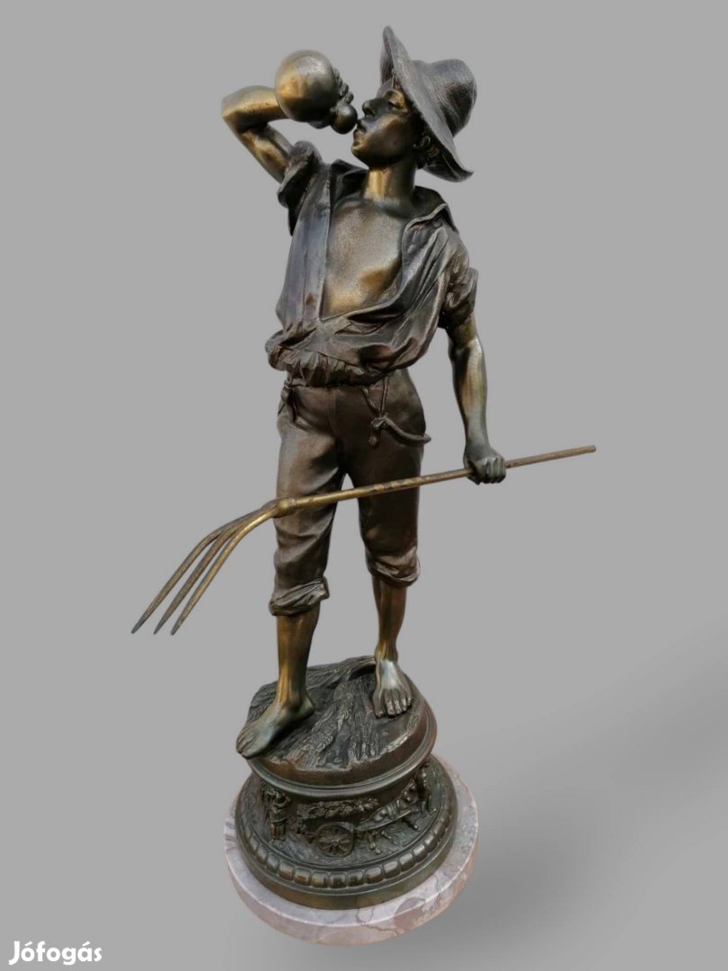 Megpihenő férfi réz szobor - 60 cm