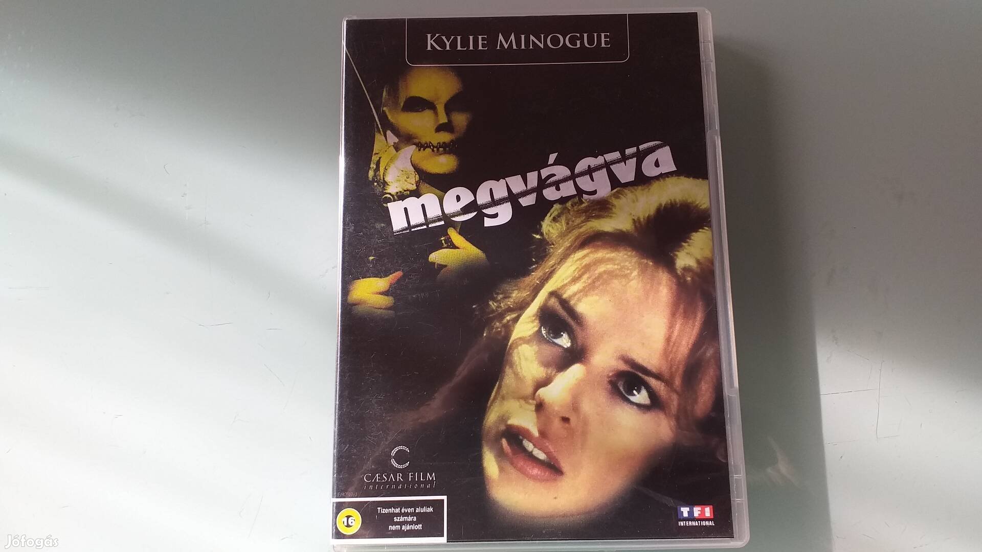 Megvágva horror DVD film