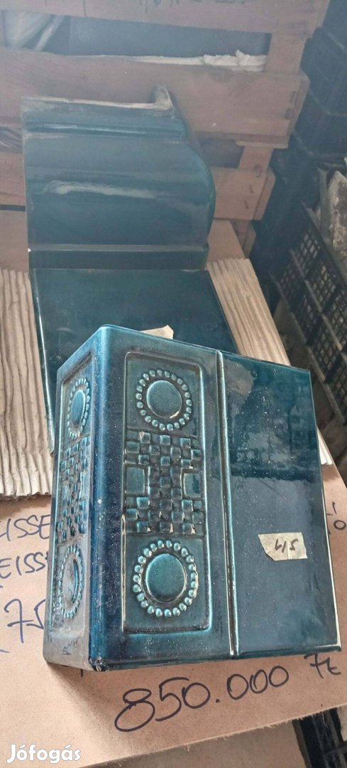 Meisseni kobaltkék hasáb alakú cserépkályha festett