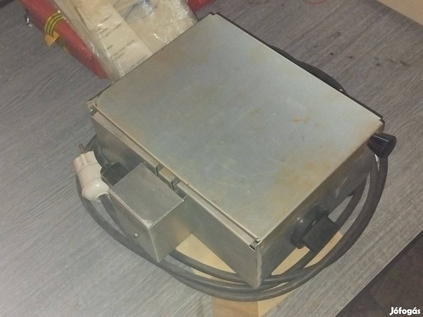 Melegszendvicssütő 4E, újszerű, csak kipróbálva volt!