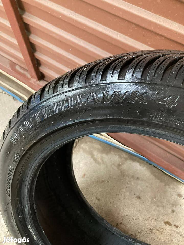Mélyen ára alatt eladó Firestone 235/45R18 98V Winterhawk 4 XL