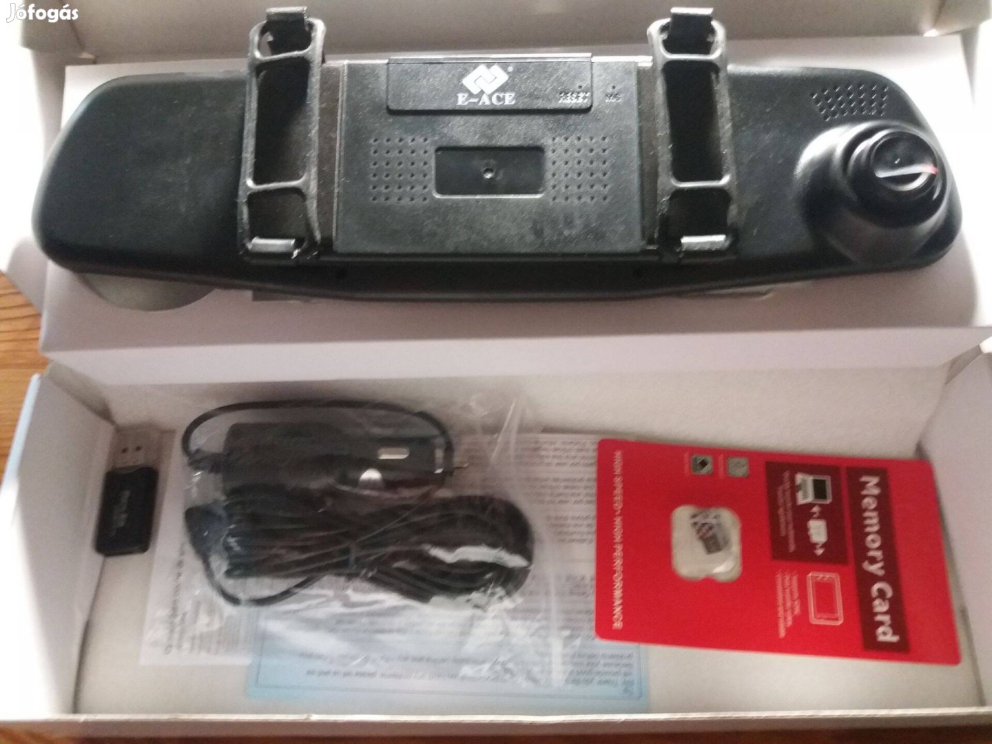 Menetrögzítő tükörkamera