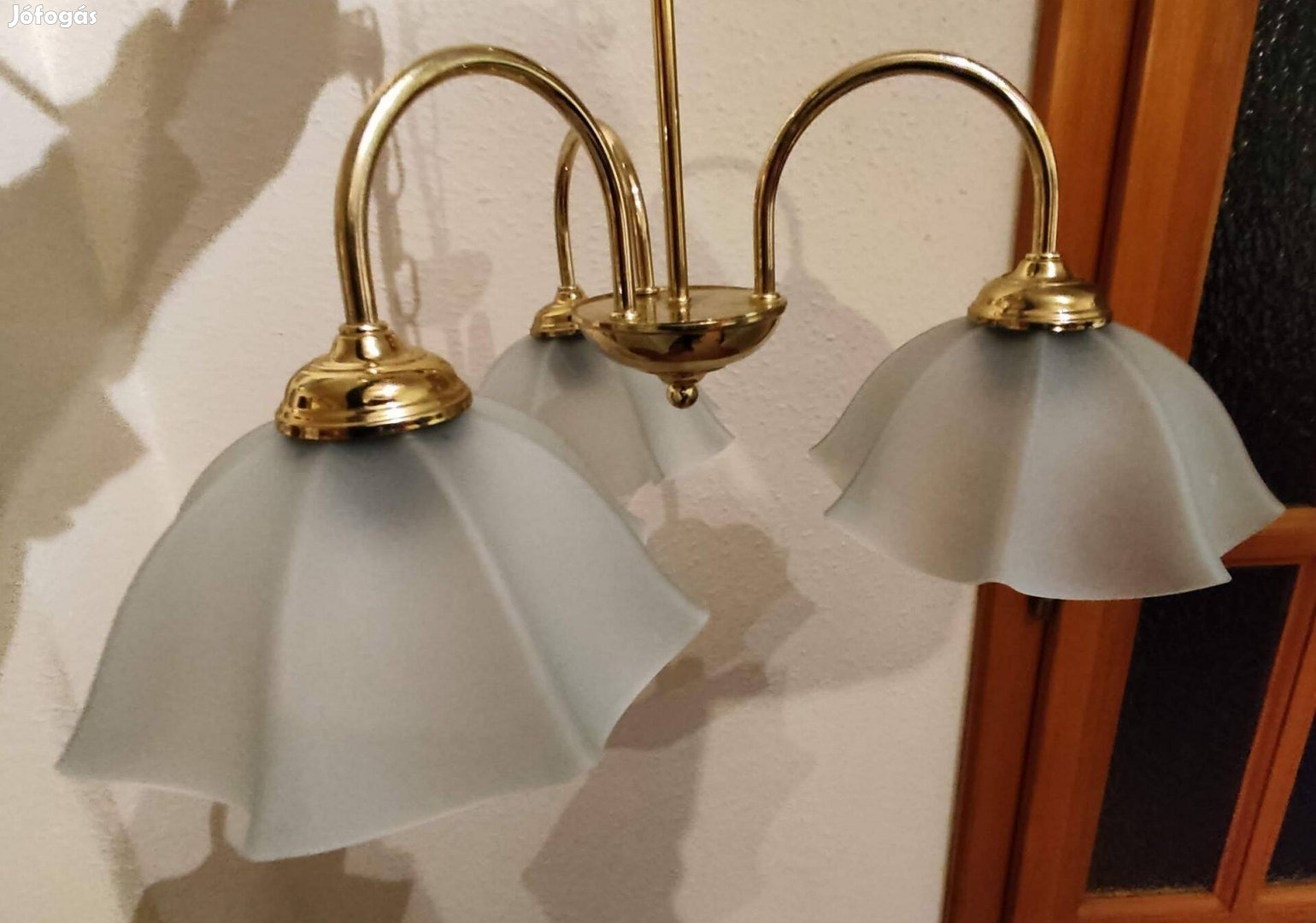 Mennyezeti csillár 3 ágú üvegbúrás szarvasi lámpa