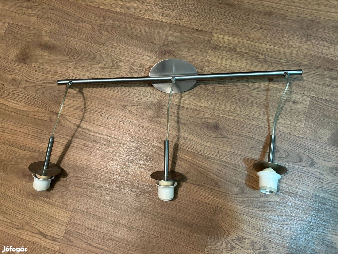 Mennyezeti lámpa búra nélkül