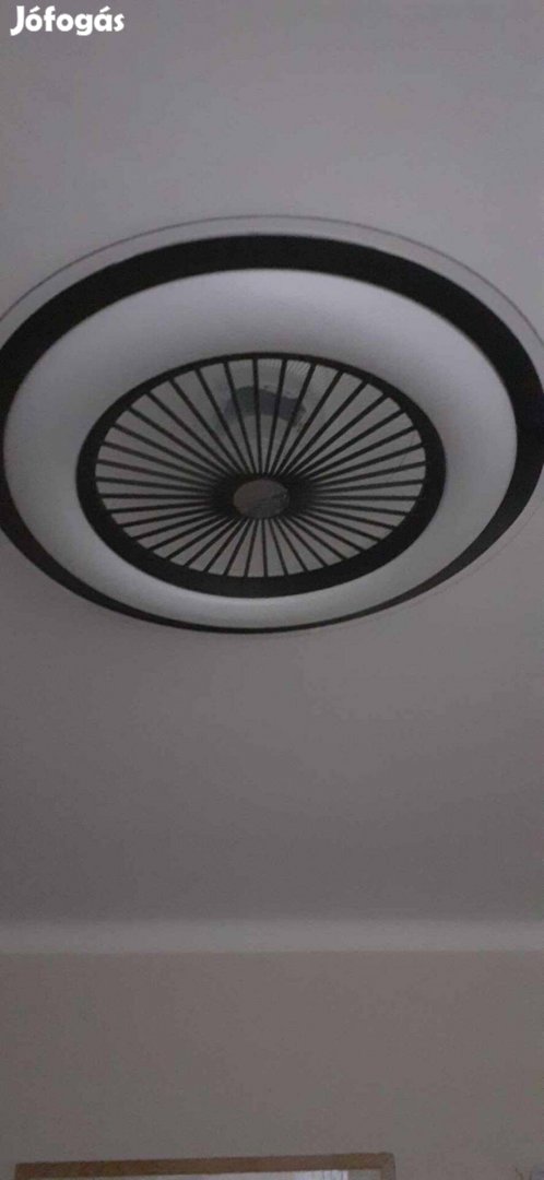 Mennyezeti ventilátoros lámpa