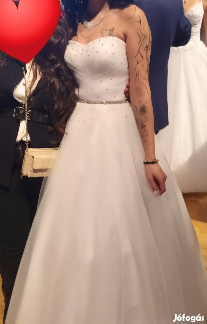 Menyasszonyi, Esküvői ruha