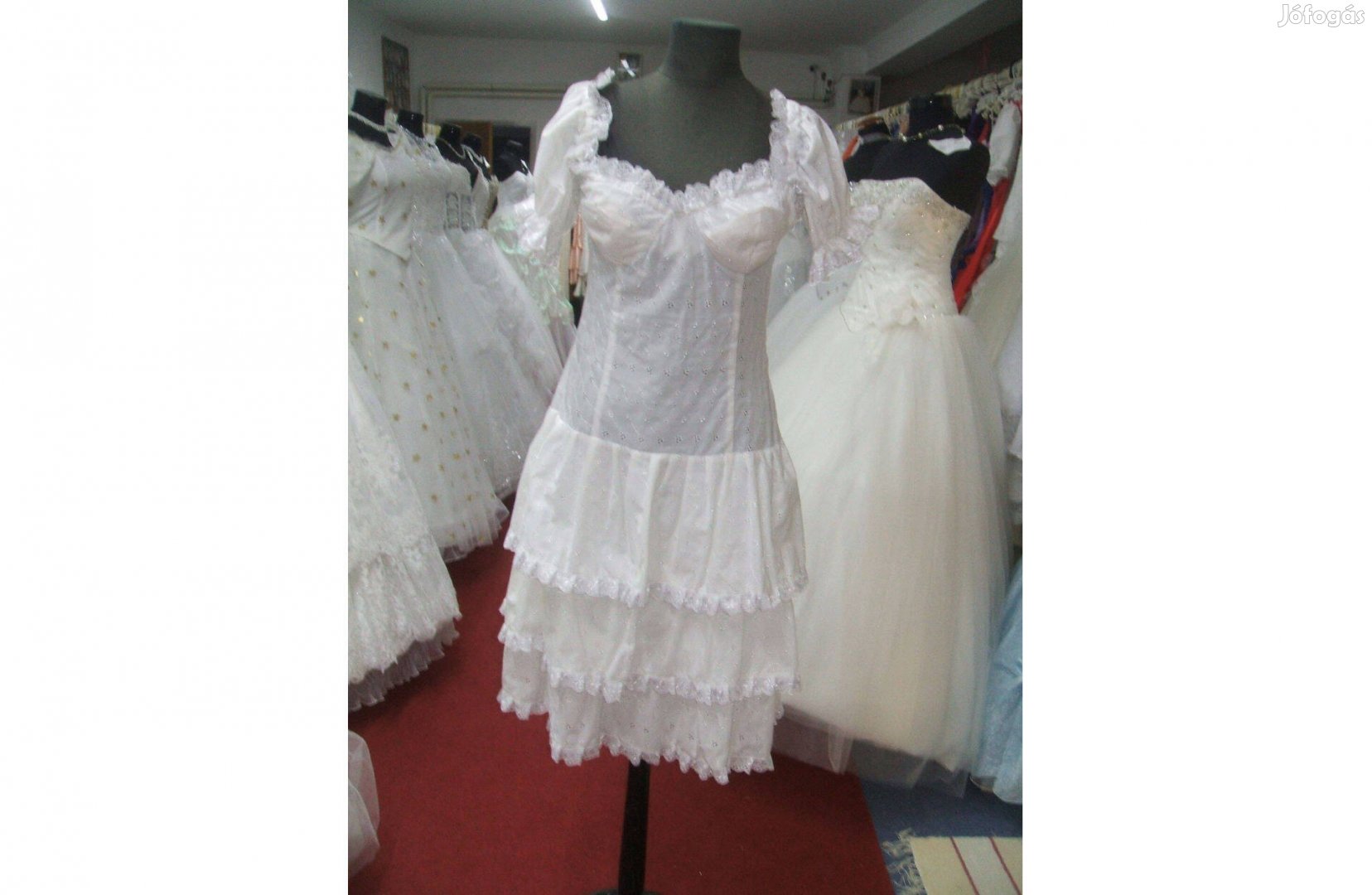 Menyasszonyi, alkalmi ruha, fehér madeira csipkéből