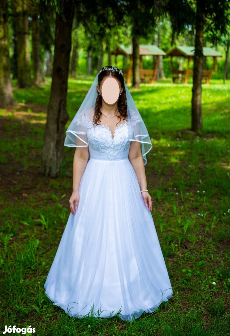 Menyasszonyi ruha 40-es méret, tisztított