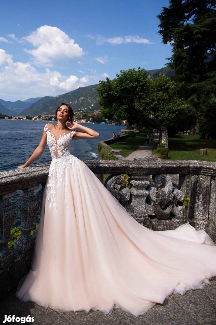 Menyasszonyi ruha Ajándék Fátyollal Eladó (Giovanna Alessandro)