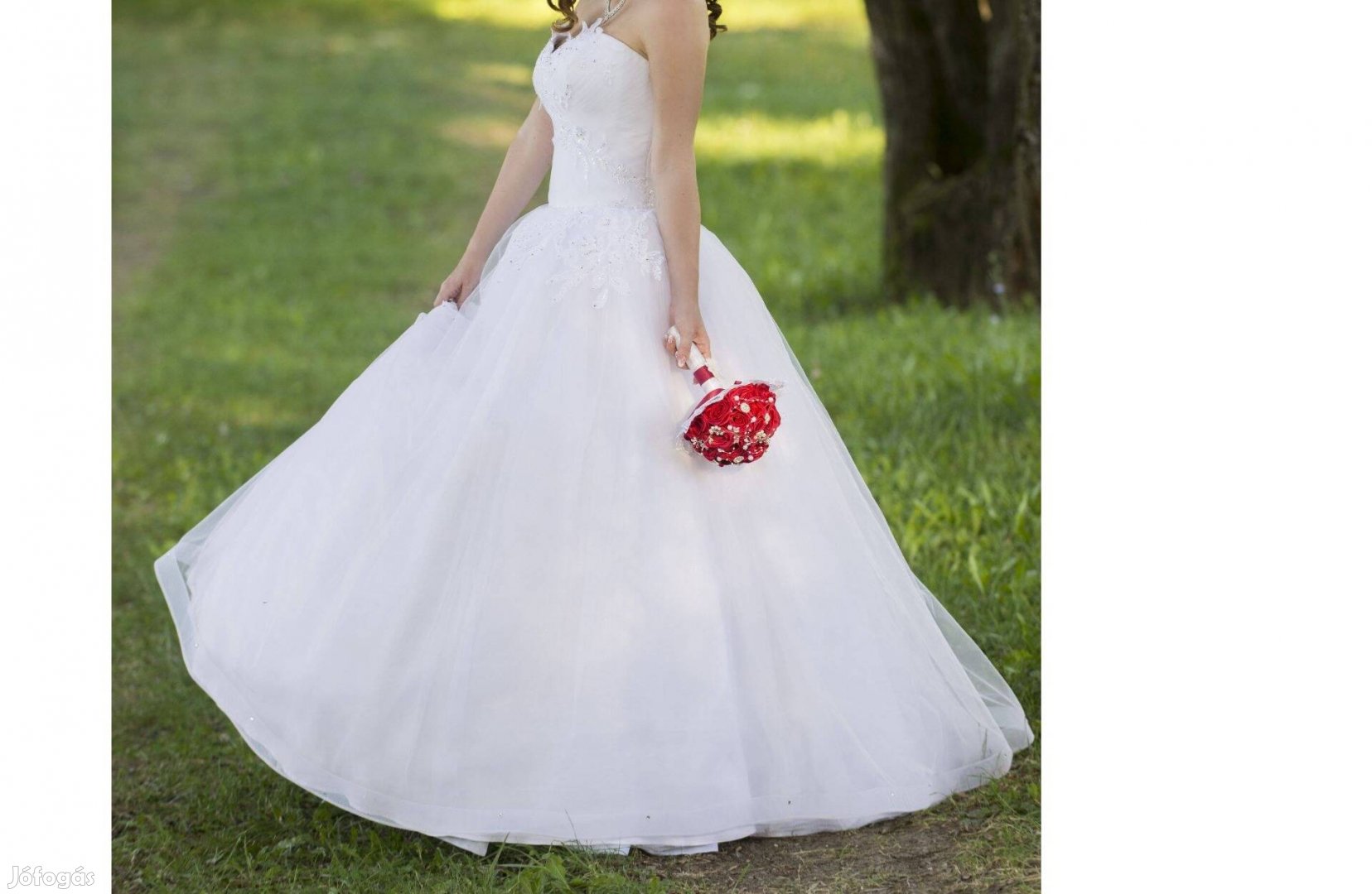 Menyasszonyi ruha Swarovski kövekkel