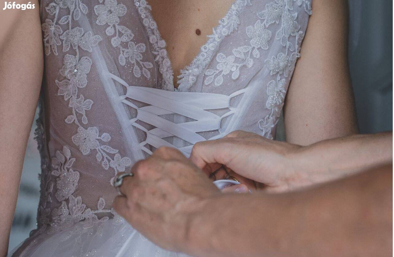 Menyasszonyi ruha (fehér)