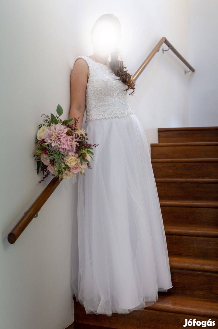 Menyasszonyi ruha gyöngyökkel gyönyörű 36-38 méret olcsón eladó