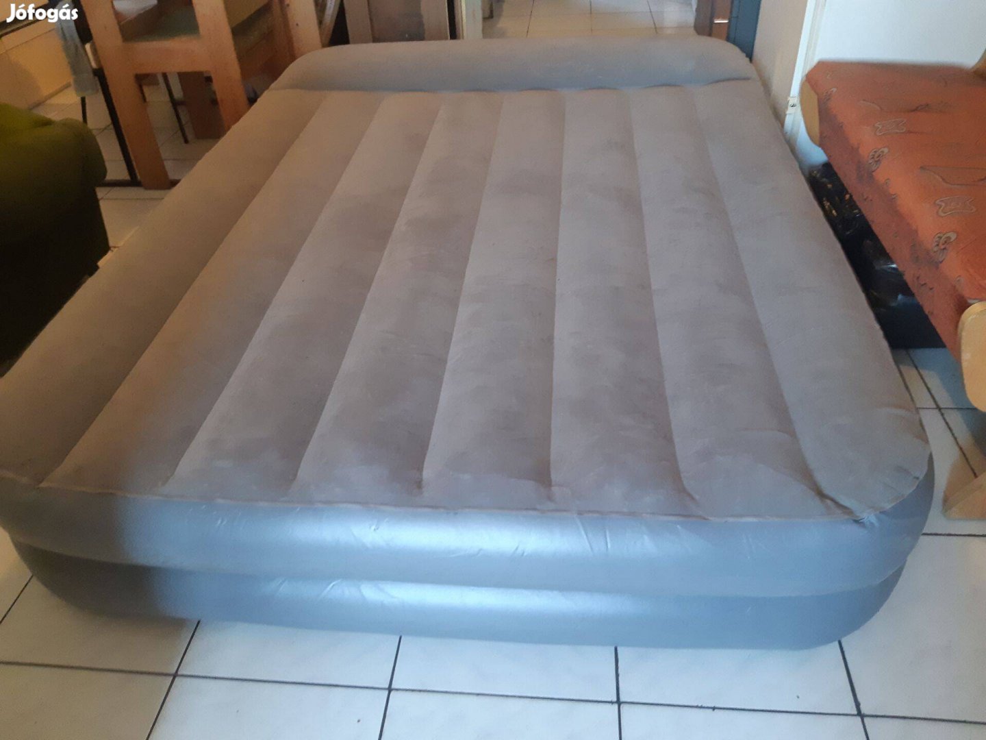 Meradiso felfújható matrac 150x195cm beépített kompresszorral