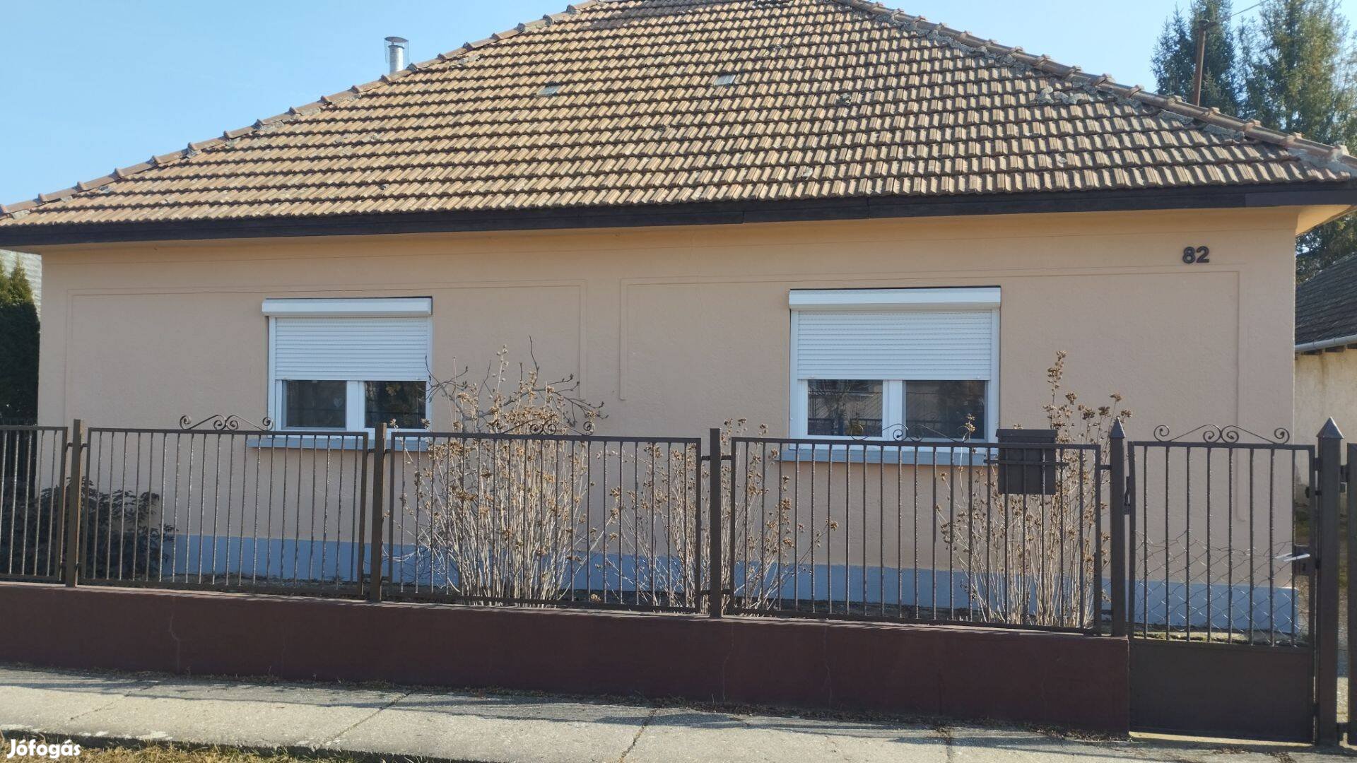 Mérán eladó családi ház