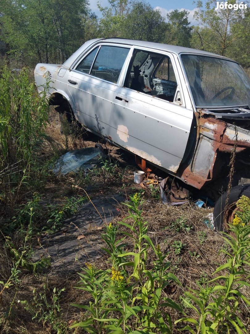 Mercedes 123 tipúsba első fútómű  300 d Stb