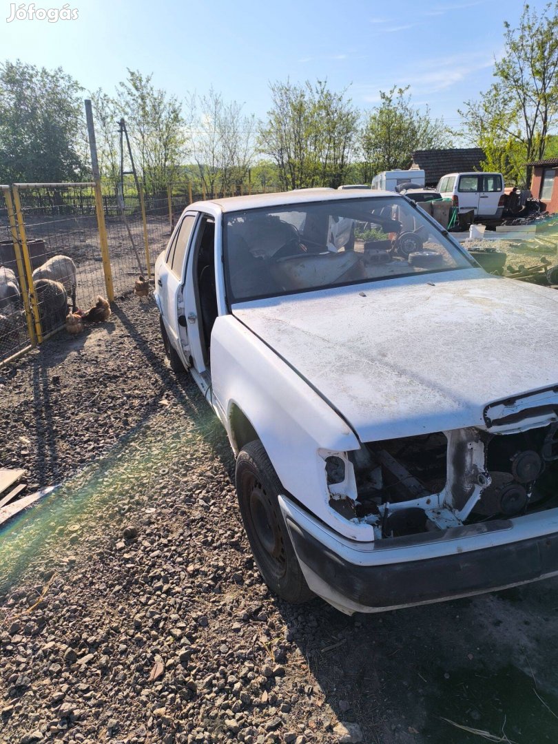 Mercedes 124 alkatrésznek eladó