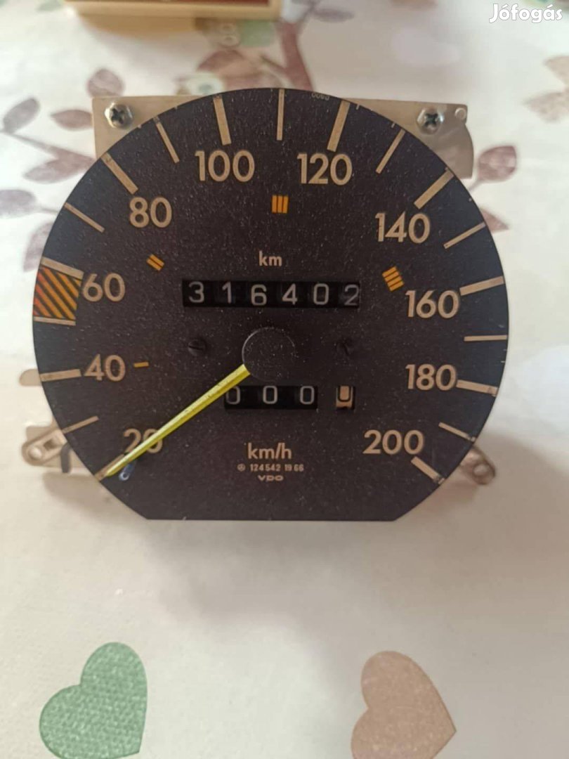 Mercedes 124 kilóméteróra
