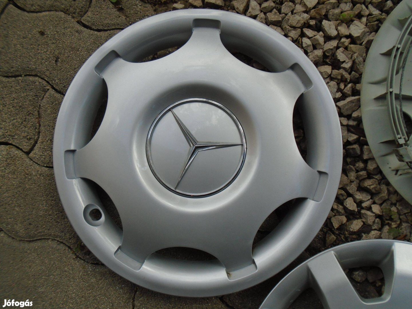 Mercedes 15" gyári dísztárcsa 1 db eladó