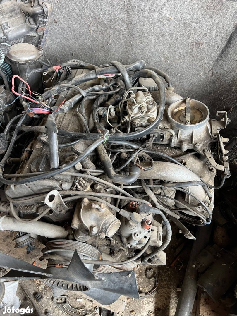 Mercedes 2.0 benzin motor eladó M102