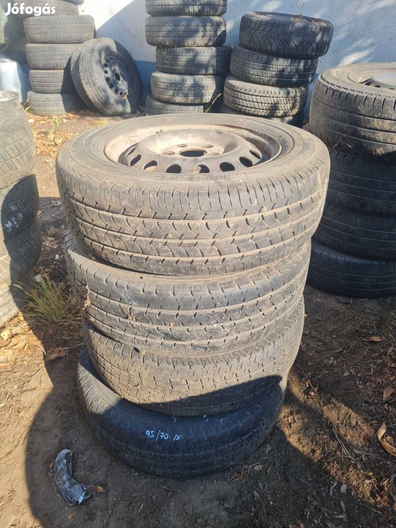 Mercedes 5x112 15" lemezfelni 195/70 R15C gumikkal