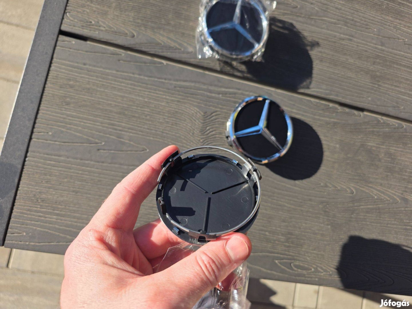 Mercedes 75mm felnikupak matt fekete