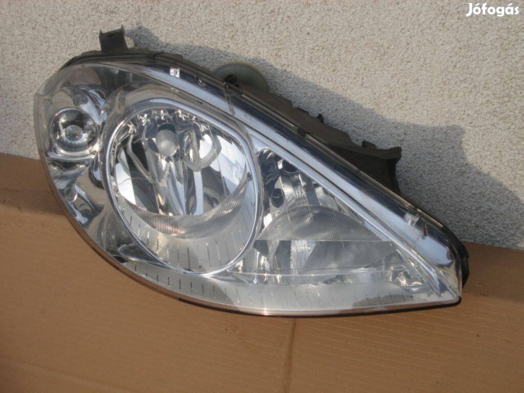Mercedes A169 jobb első fényszóró A1698200261 2010-ig
