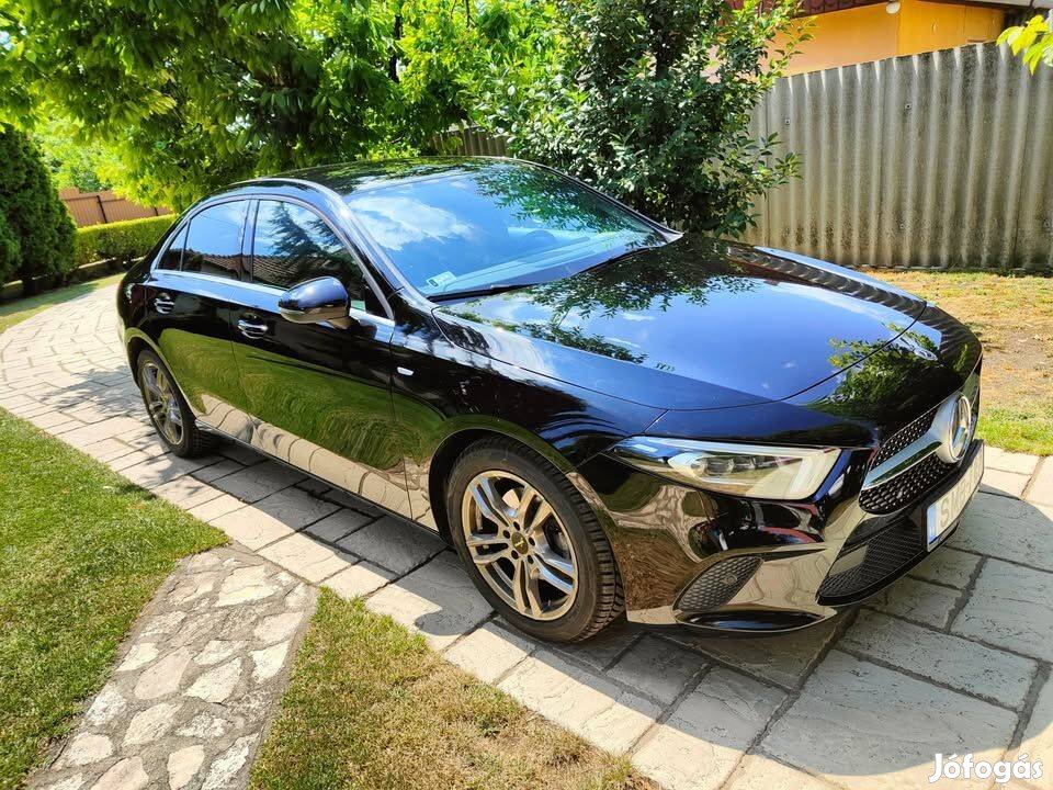 Mercedes A180D sedan