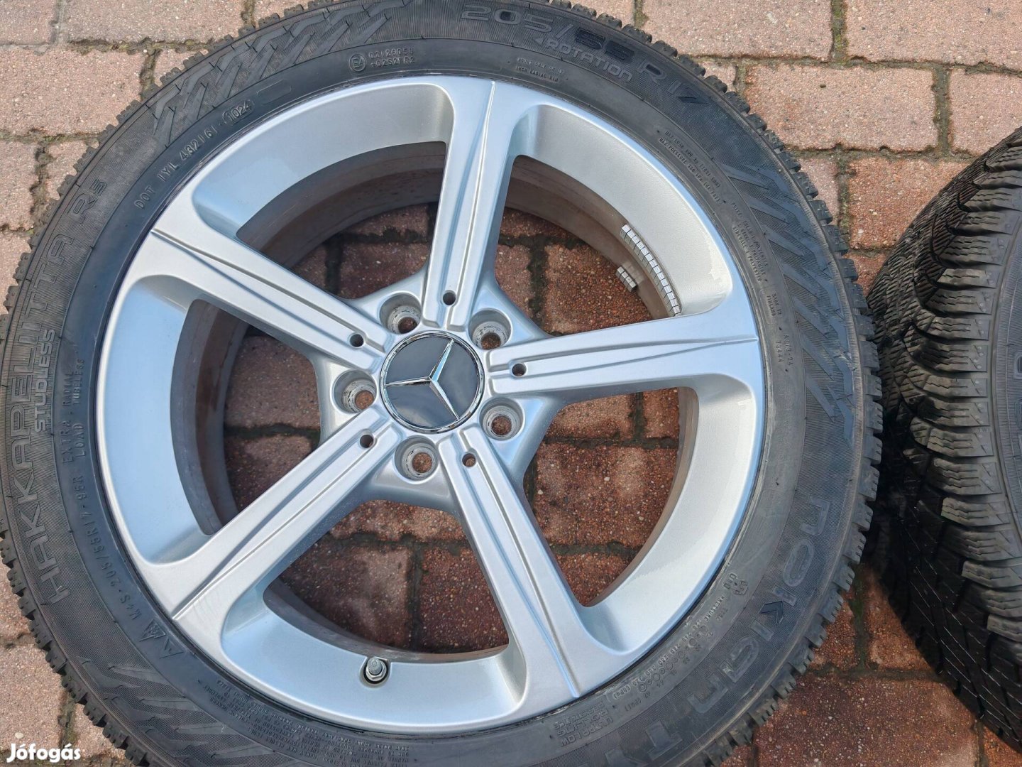 Mercedes A CLA B gyári 17col alufelni 205/55r17 téli gumi 