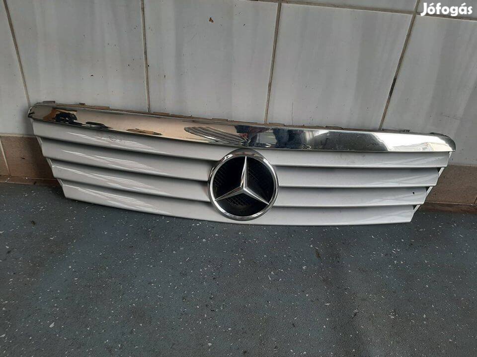 Mercedes A W168 díszrács , hűtőrács