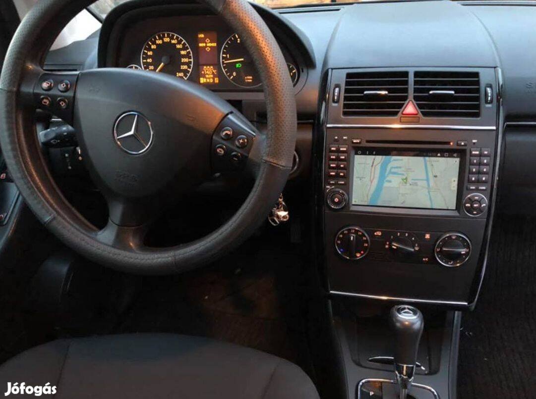 Mercedes A, B, V Sprinter Carplay Multimédia GPS Rádió Tolatókamerával