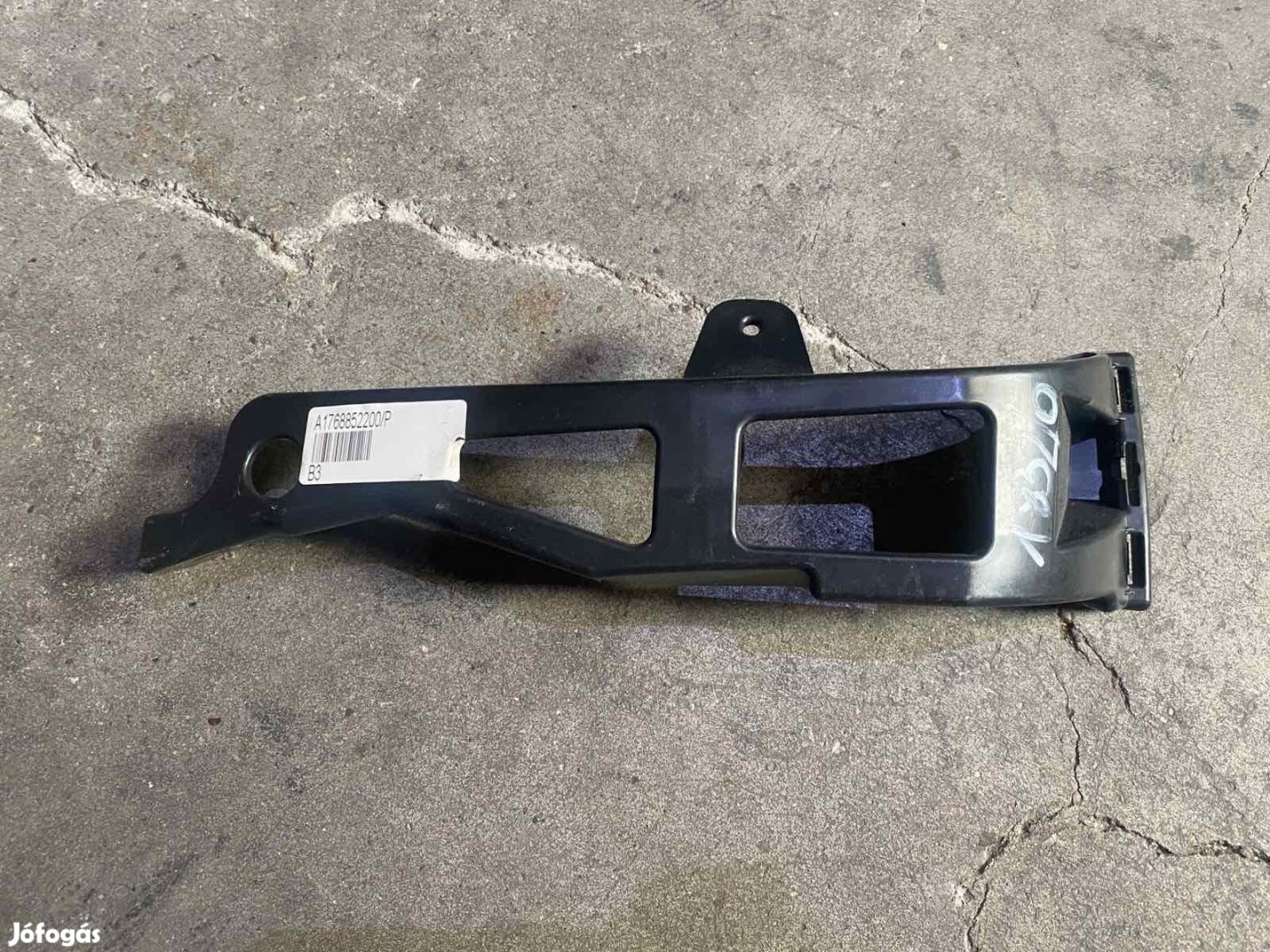 Mercedes A-class W176 jobb első lökhárító tartó A1768852200 eladó