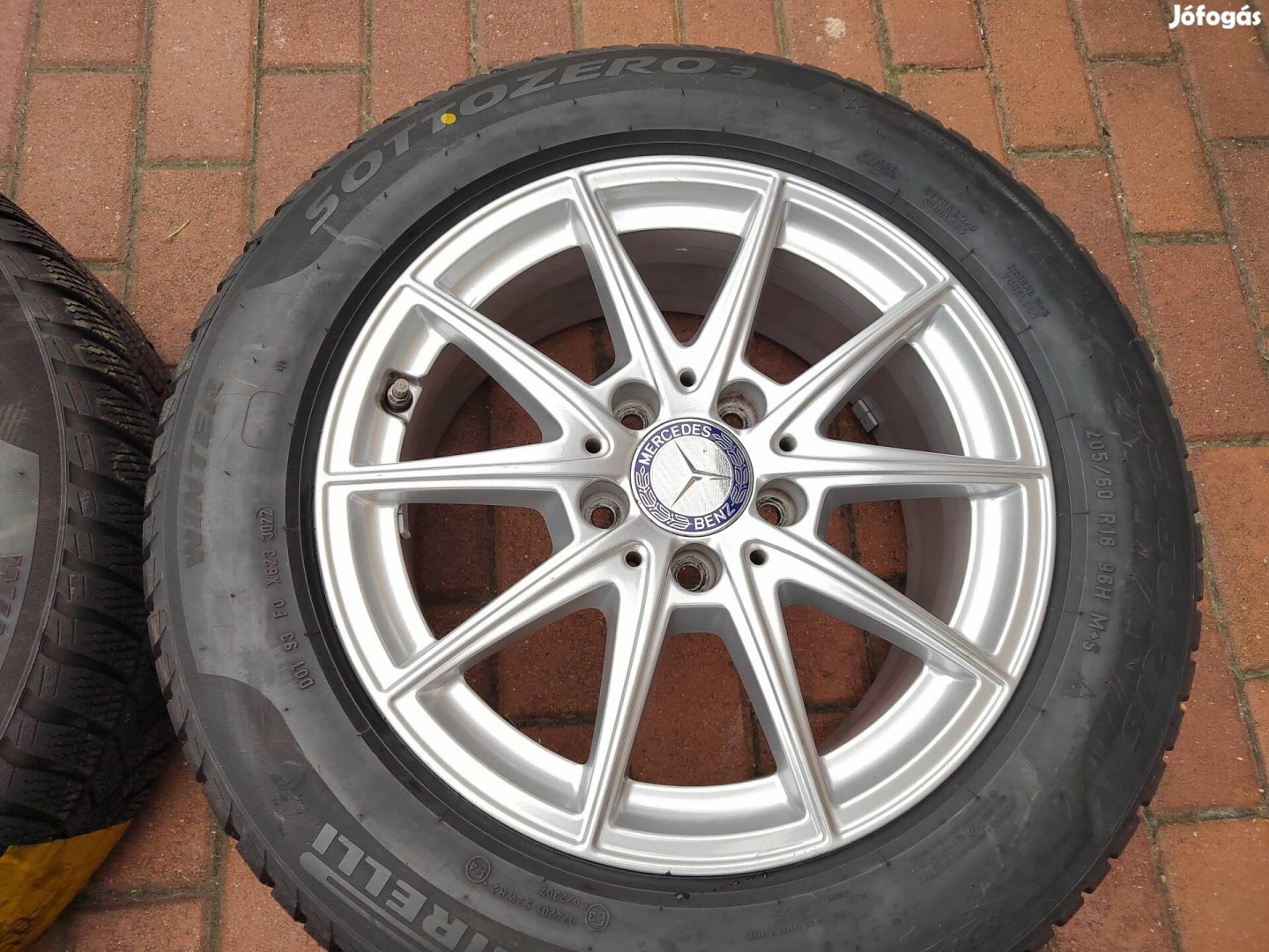 Mercedes A osztály 16col alufelni 205/60r16 téli