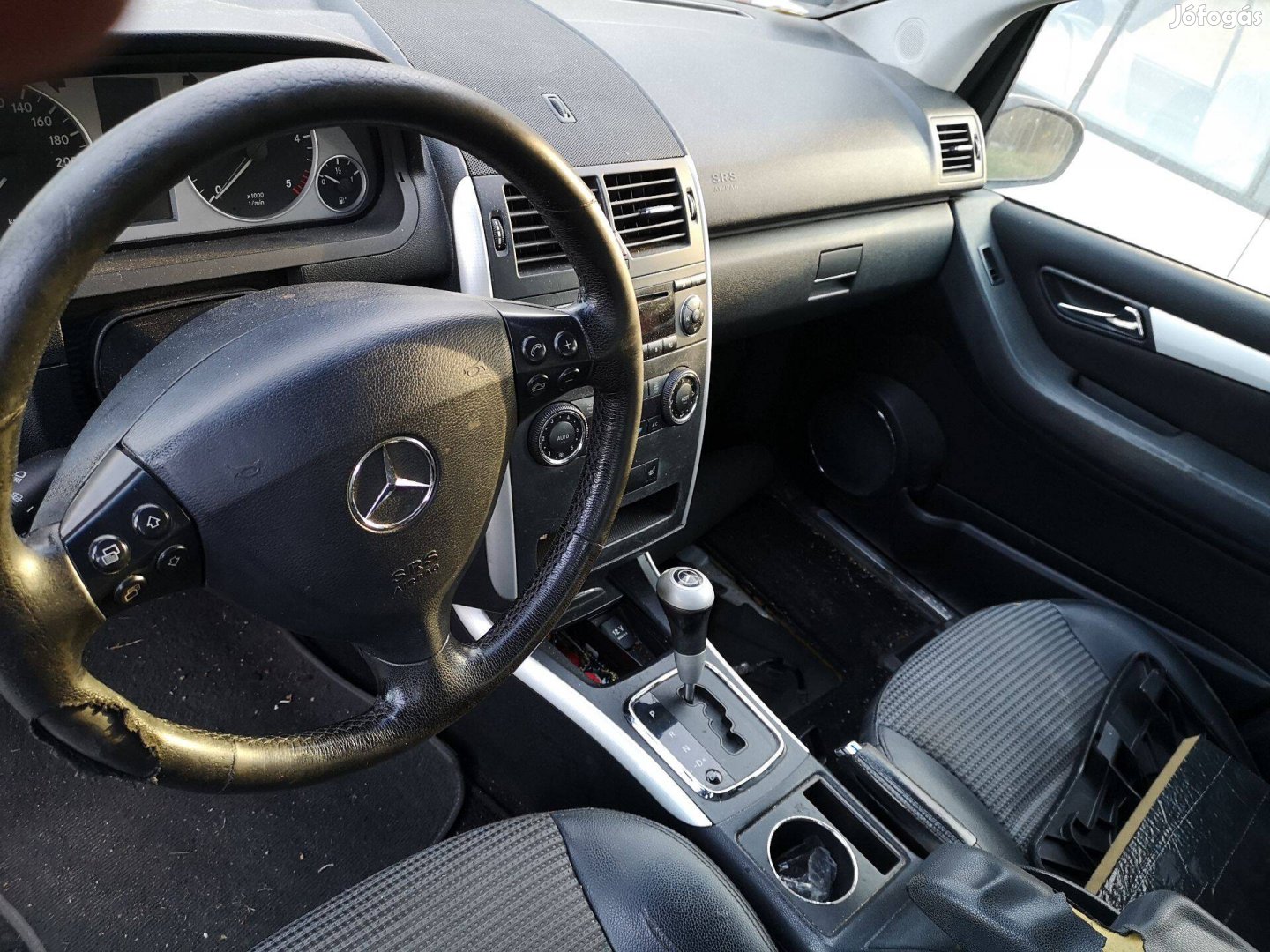 Mercedes A w169 Avantgarde félbőrülések+fűthető+légzsákos+ajtókárpitok