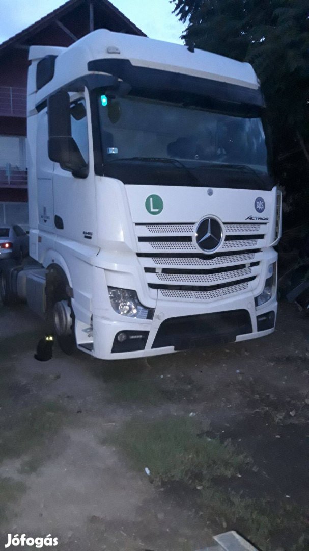 Mercedes Actros MP4 EURO 5-ÖS 2013-AS Évj. Bontandó Alkatrészei Eladók